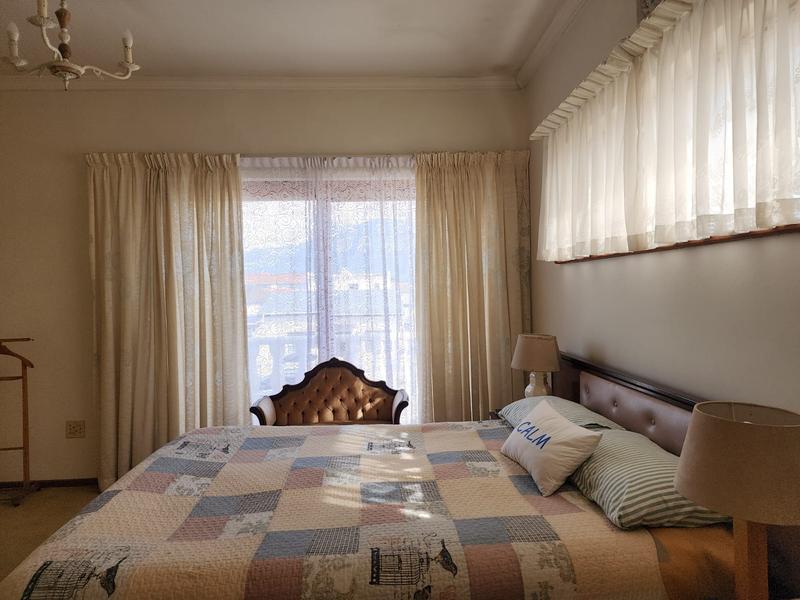 4 Bedroom Property for Sale in Gleemoor Western Cape